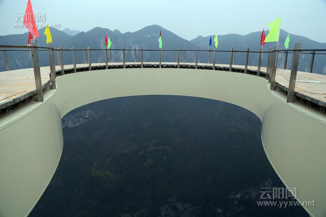 江苏玻璃人才招聘信息网——搭建玻璃行业人才桥梁